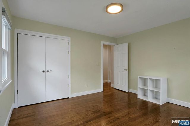 9 Sioux Avenue, Oakland, NJ 07436