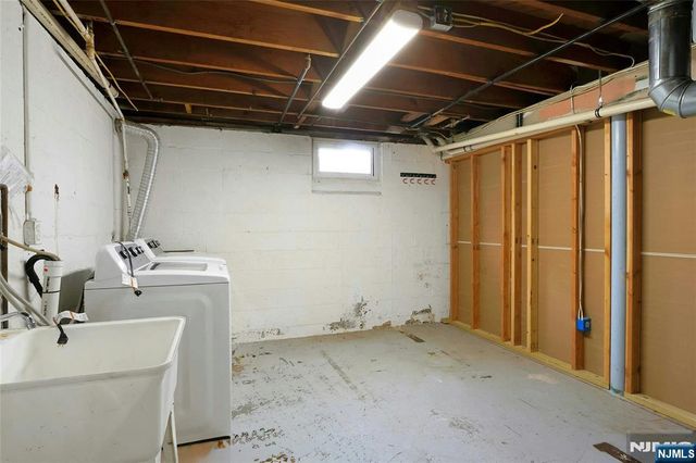 9 Sioux Avenue, Oakland, NJ 07436