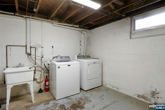 9 Sioux Avenue, Oakland, NJ 07436