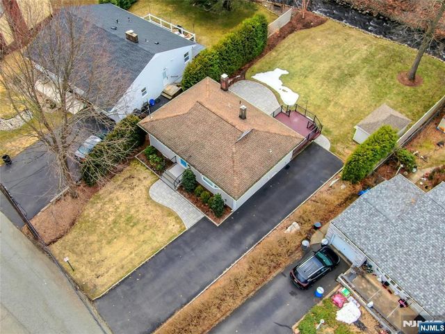 9 Sioux Avenue, Oakland, NJ 07436