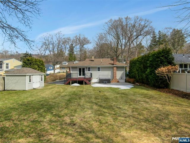 9 Sioux Avenue, Oakland, NJ 07436