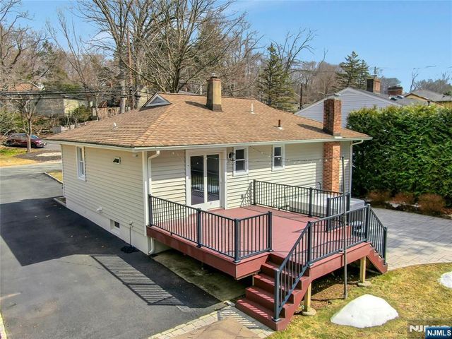 9 Sioux Avenue, Oakland, NJ 07436