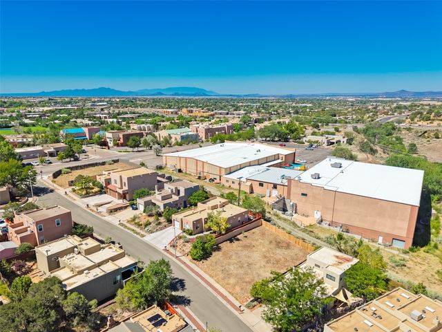 2164 Ridgeview Circle, Santa Fe, NM 87505