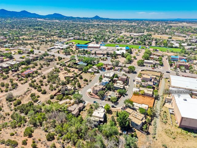 2164 Ridgeview Circle, Santa Fe, NM 87505