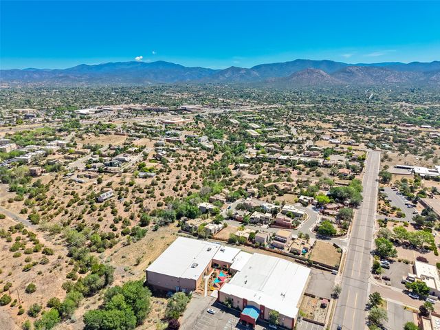 2164 Ridgeview Circle, Santa Fe, NM 87505