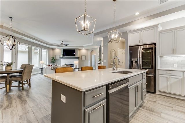 4936 N Prestwick Ave, Bel Aire, KS 67226