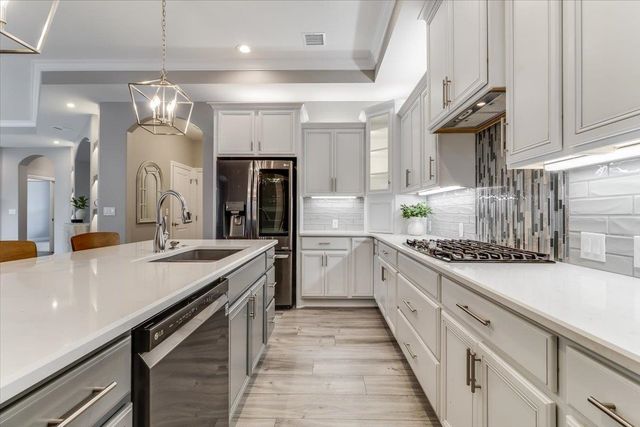 4936 N Prestwick Ave, Bel Aire, KS 67226