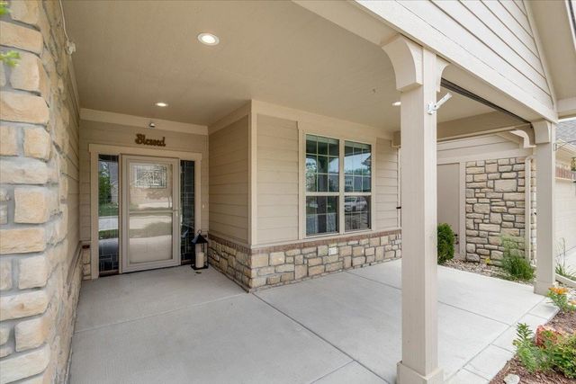4936 N Prestwick Ave, Bel Aire, KS 67226