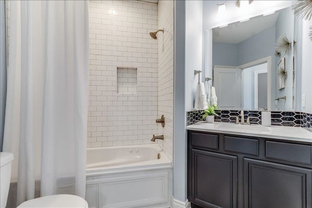 4936 N Prestwick Ave, Bel Aire, KS 67226