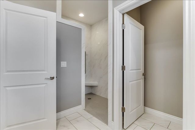 4936 N Prestwick Ave, Bel Aire, KS 67226