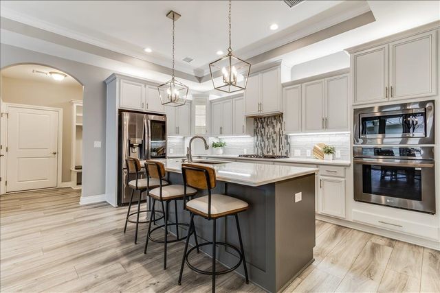 4936 N Prestwick Ave, Bel Aire, KS 67226