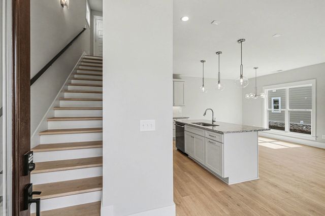 3045A Hillside Rd, Nashville, TN 37207