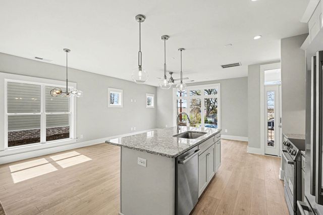 3045A Hillside Rd, Nashville, TN 37207