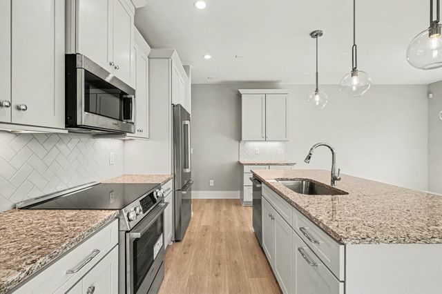 3045A Hillside Rd, Nashville, TN 37207