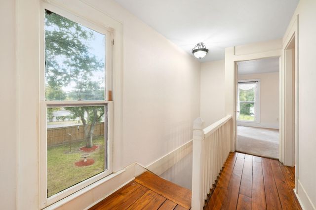 816 W Adoue Street, Alvin, TX 77511