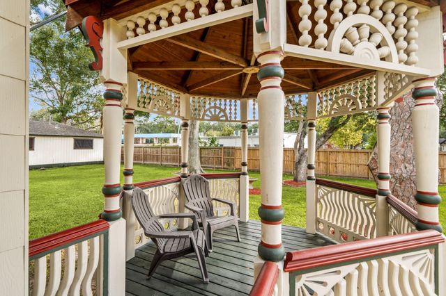 816 W Adoue Street, Alvin, TX 77511