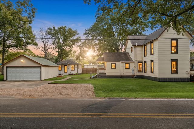 816 W Adoue Street, Alvin, TX 77511