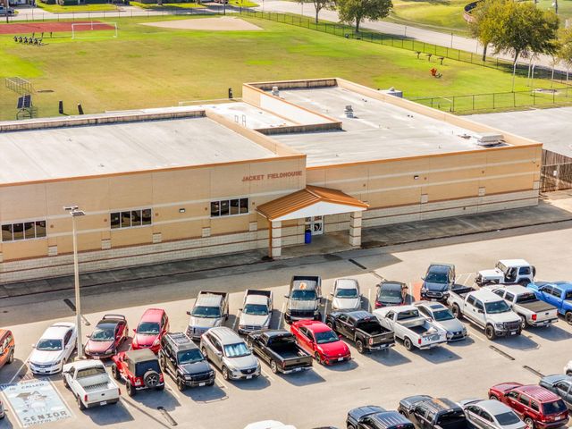 816 W Adoue Street, Alvin, TX 77511