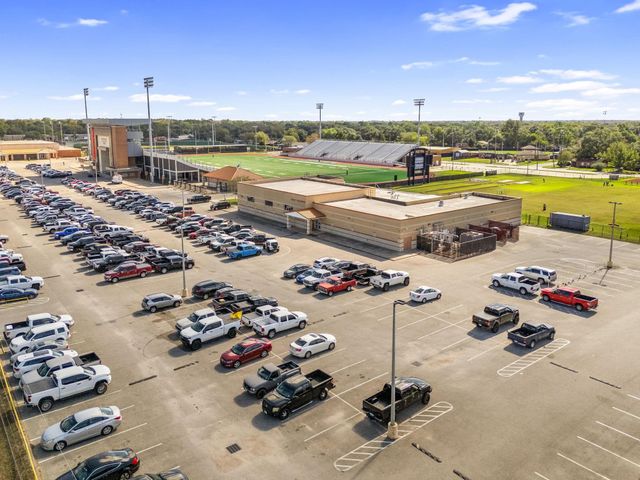 816 W Adoue Street, Alvin, TX 77511