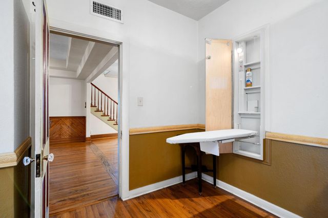 816 W Adoue Street, Alvin, TX 77511