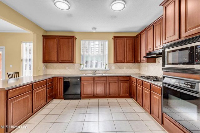 4608 Pinehaven Drive, Ocean Springs, MS 39564