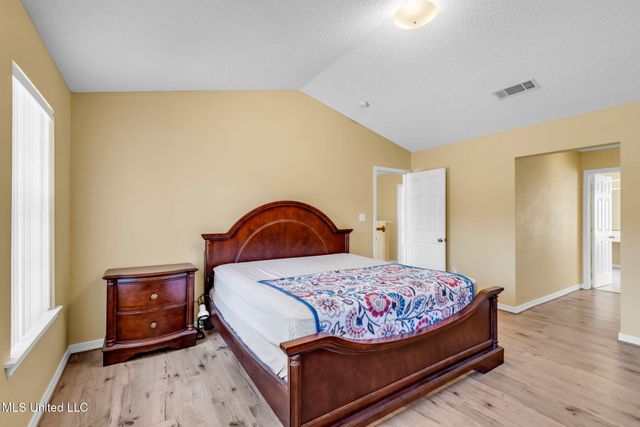 4608 Pinehaven Drive, Ocean Springs, MS 39564