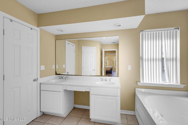 4608 Pinehaven Drive, Ocean Springs, MS 39564