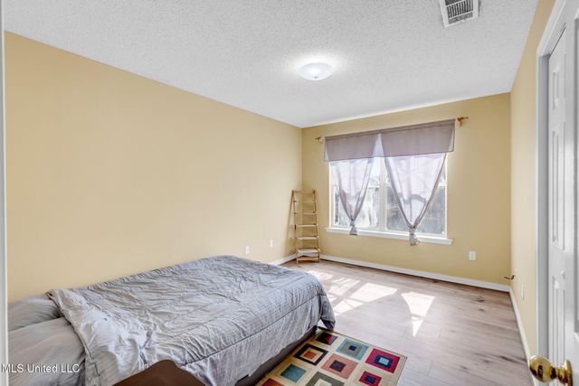 4608 Pinehaven Drive, Ocean Springs, MS 39564