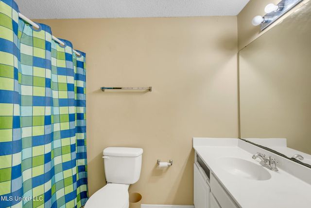 4608 Pinehaven Drive, Ocean Springs, MS 39564