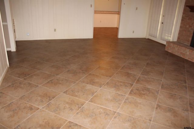 713 Meadow Creek, Tyler, TX 75703