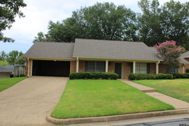 713 Meadow Creek, Tyler, TX 75703