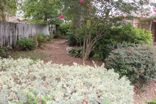 713 Meadow Creek, Tyler, TX 75703