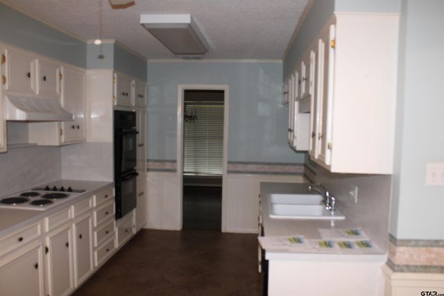 713 Meadow Creek, Tyler, TX 75703