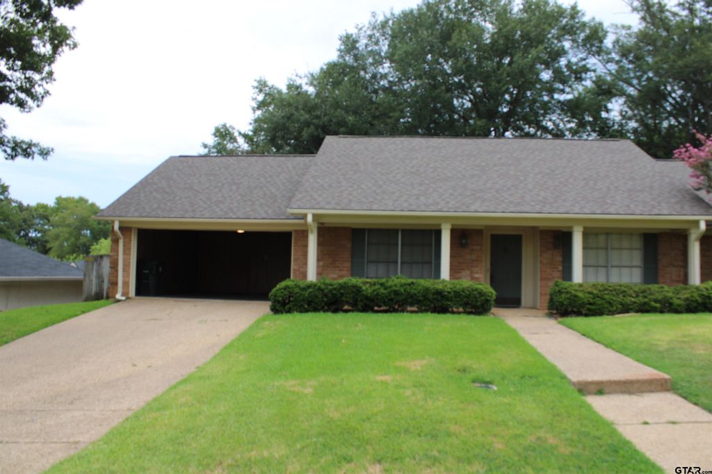 713 Meadow Creek, Tyler, TX 75703