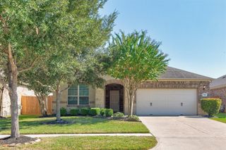 725 Pienza Lane, League City, TX 77573
