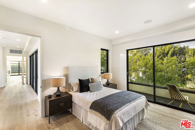 8566 Colgate Avenue, Los Angeles, CA 90048