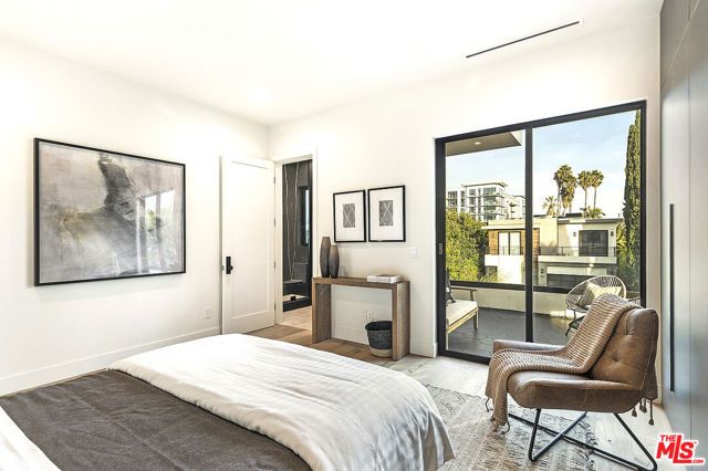 8566 Colgate Avenue, Los Angeles, CA 90048