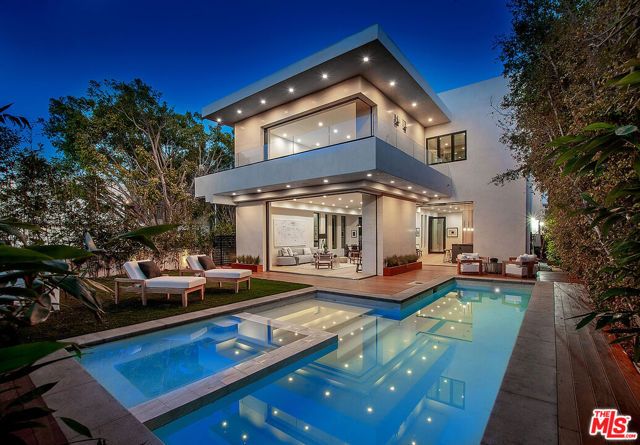 8566 Colgate Avenue, Los Angeles, CA 90048