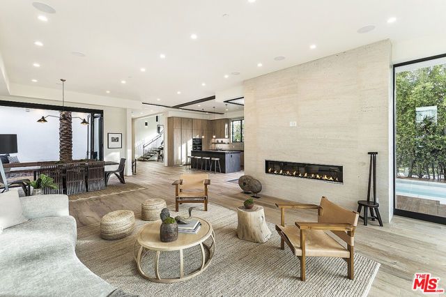 8566 Colgate Avenue, Los Angeles, CA 90048