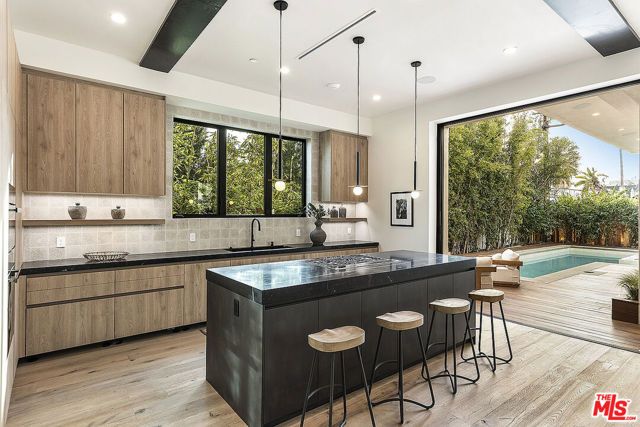 8566 Colgate Avenue, Los Angeles, CA 90048