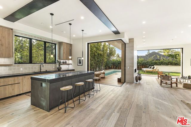 8566 Colgate Avenue, Los Angeles, CA 90048