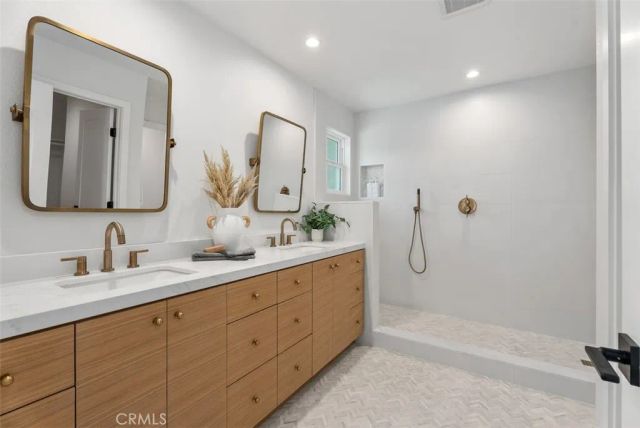 24505 Chamalea, Mission Viejo, CA 92691