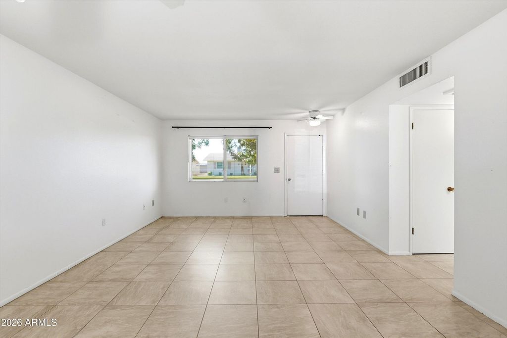 13811 N GARDEN COURT Drive, Sun City, AZ 85351 — photo 4