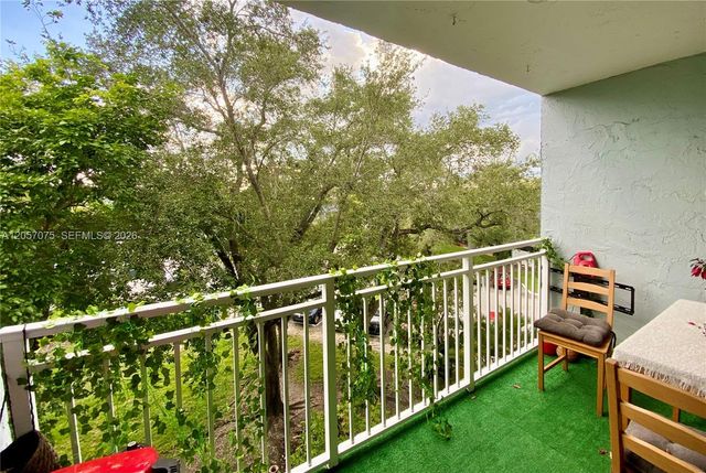 9357 Fontainebleau Blvd D420, Miami, FL 33172