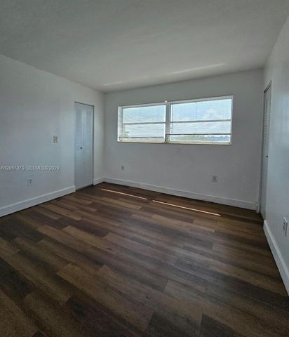 9357 Fontainebleau Blvd D420, Miami, FL 33172