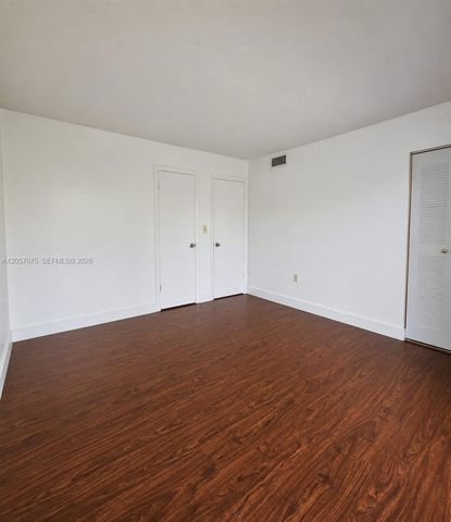 9357 Fontainebleau Blvd D420, Miami, FL 33172