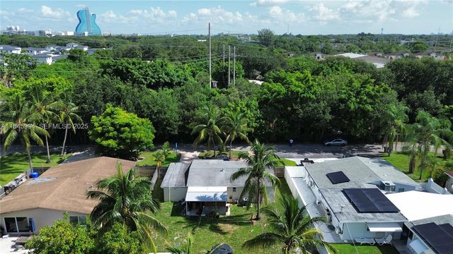 5730 Charleston Street, Hollywood, FL 33021