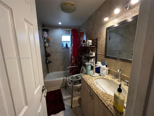 5730 Charleston Street, Hollywood, FL 33021