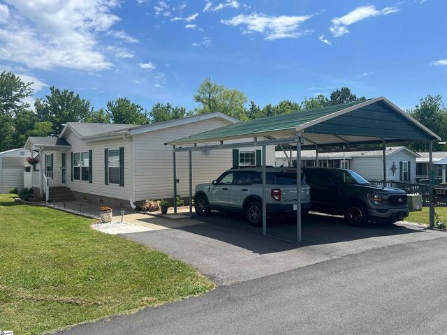 205 Pebble Springs Drive, Taylors, SC 29687