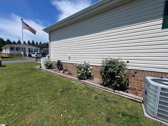205 Pebble Springs Drive, Taylors, SC 29687